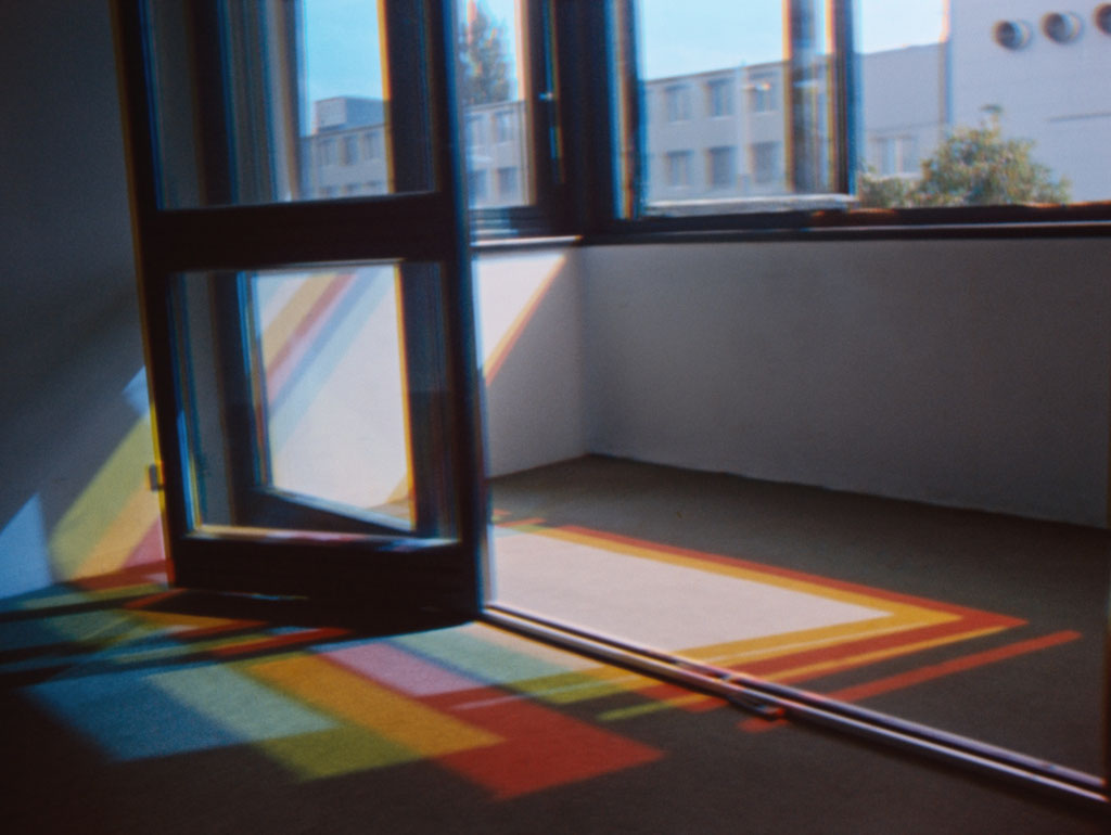 ViktoriaSchmid_LeavingLight4_Courtesysixpackfilm